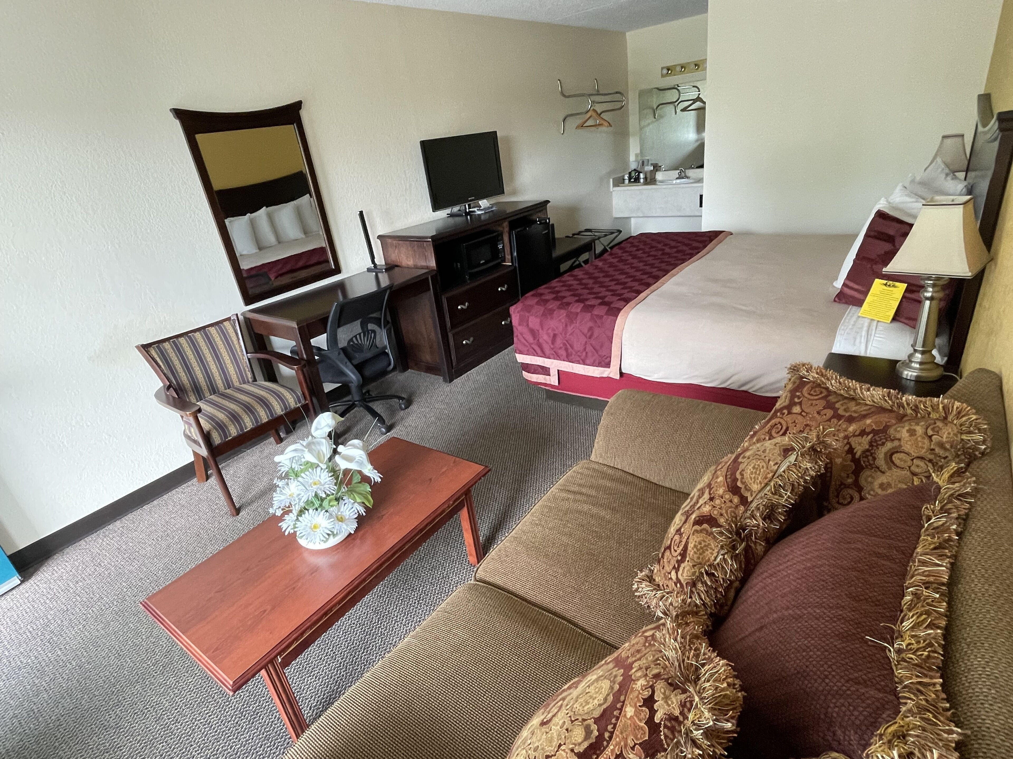 أسرّة بطبقة علوية مريحة وبديكورات فريدة لكل غرفة وطراز فريد لكل وحدة