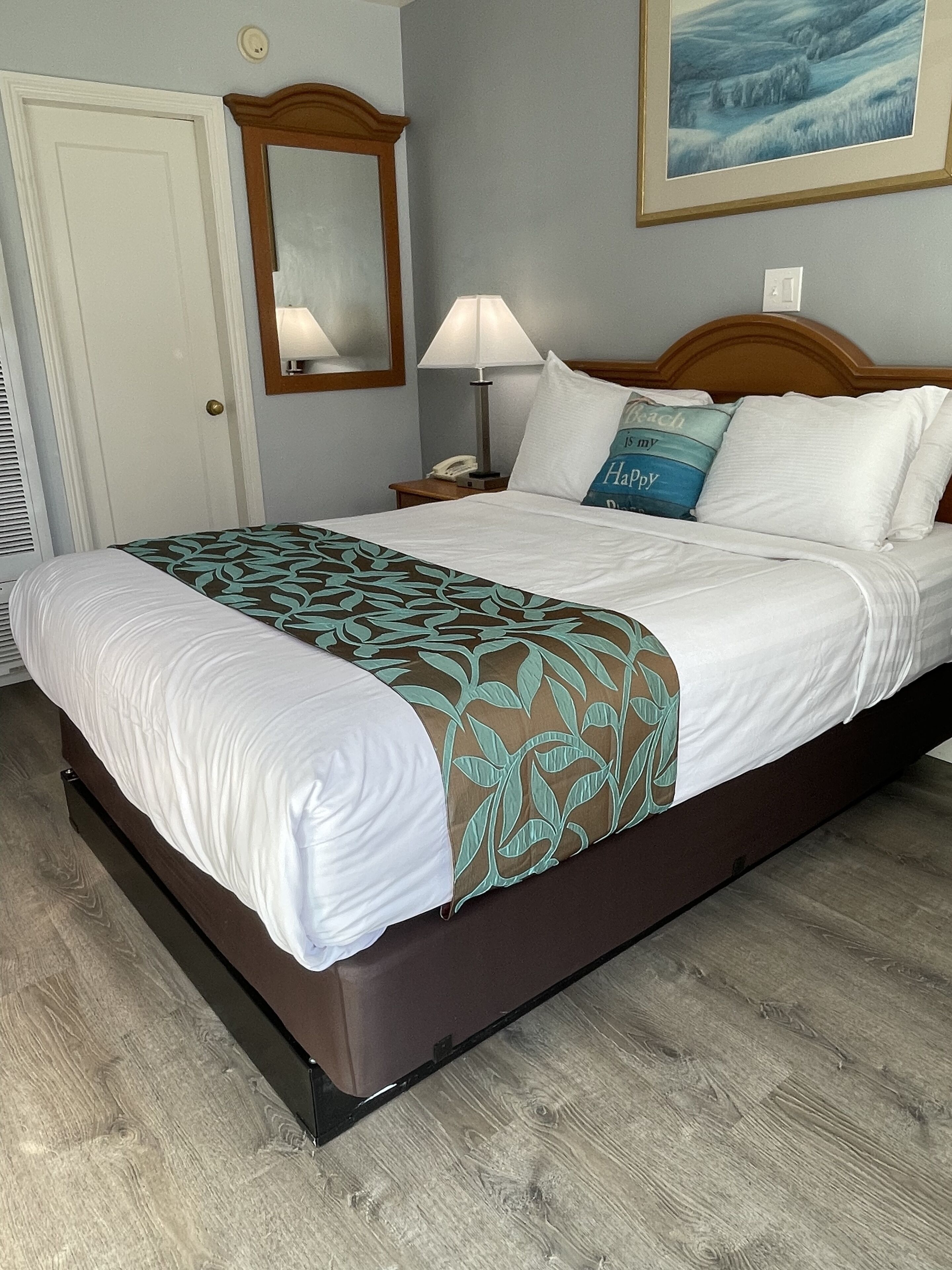 Cortinas blackout, ferros/tábuas de passar roupa, roupa de cama