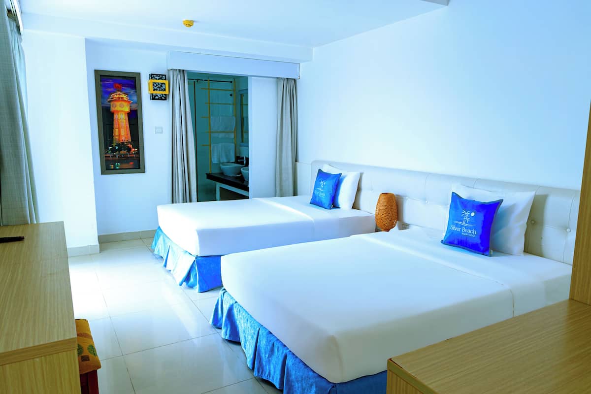 Villa, 2 Bedrooms, Garden View | 1 bedroom, minibar, in-room safe, desk