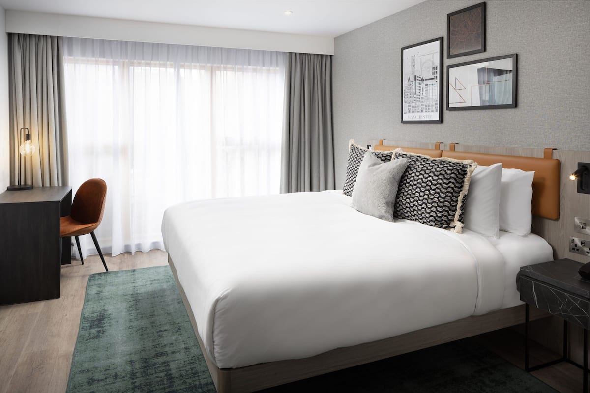 1 bedroom, premium bedding, pillow-top beds, in-room safe