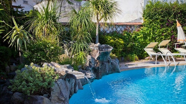 Piscine couverte, piscine extérieure