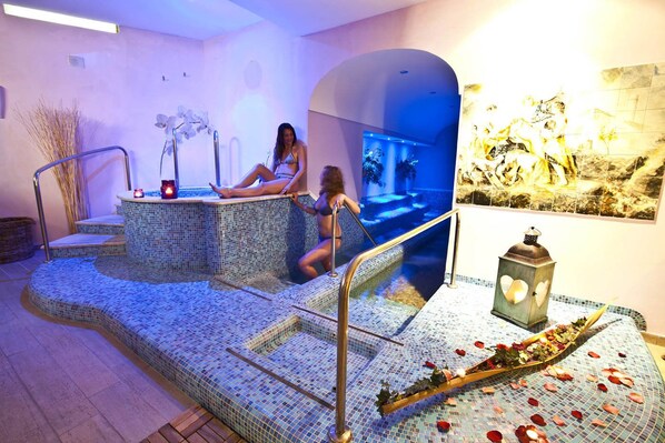 Un sauna, tratamientos corporales, baños de arcilla