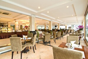 Buffet - LK Mantra Pura Resort (Pattaya)