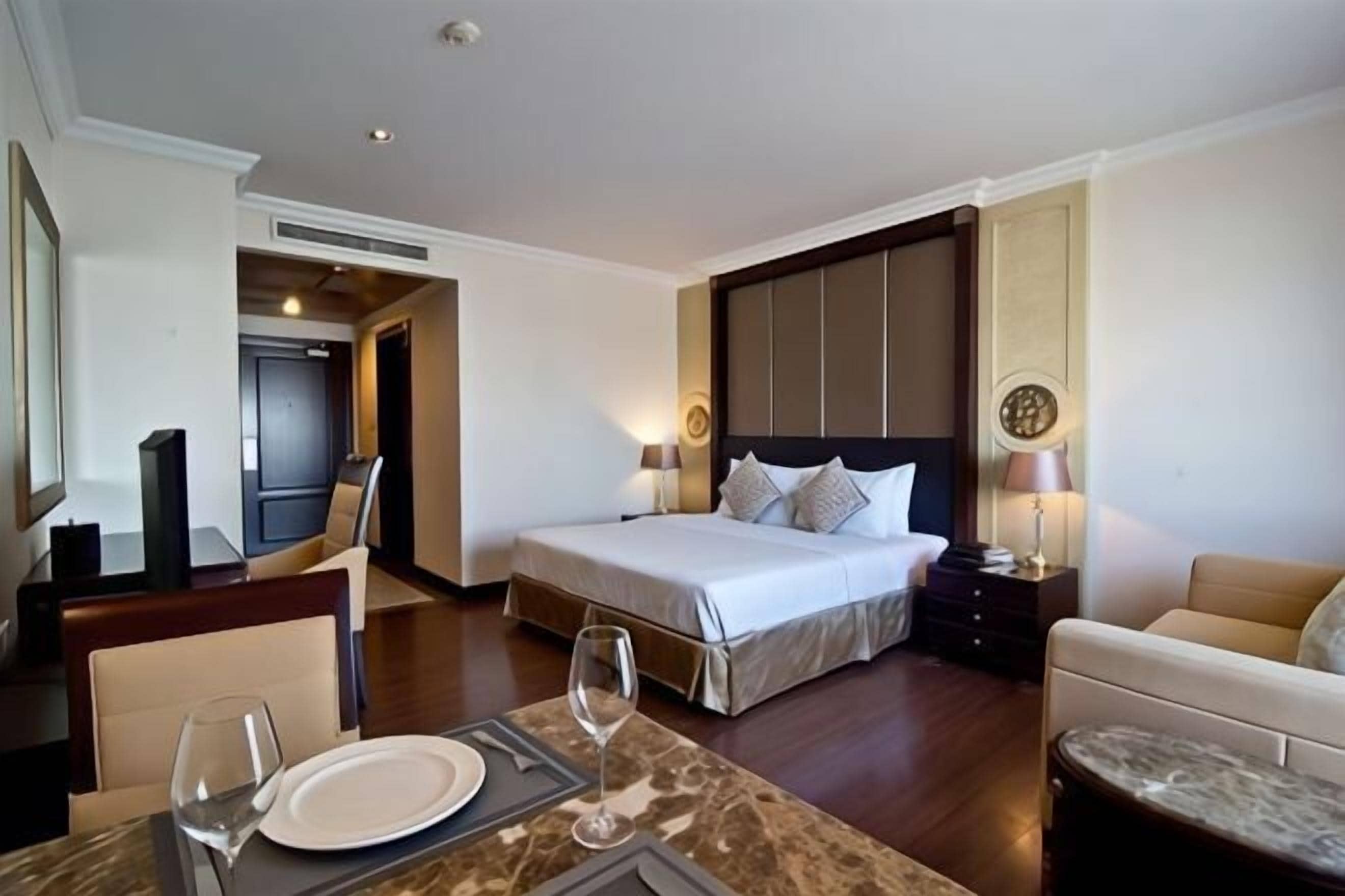 Minibar, in-room safe, desk, soundproofing