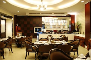 Bar (on property) - LK Residence (Pattaya)