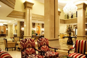 Lobby-Lounge