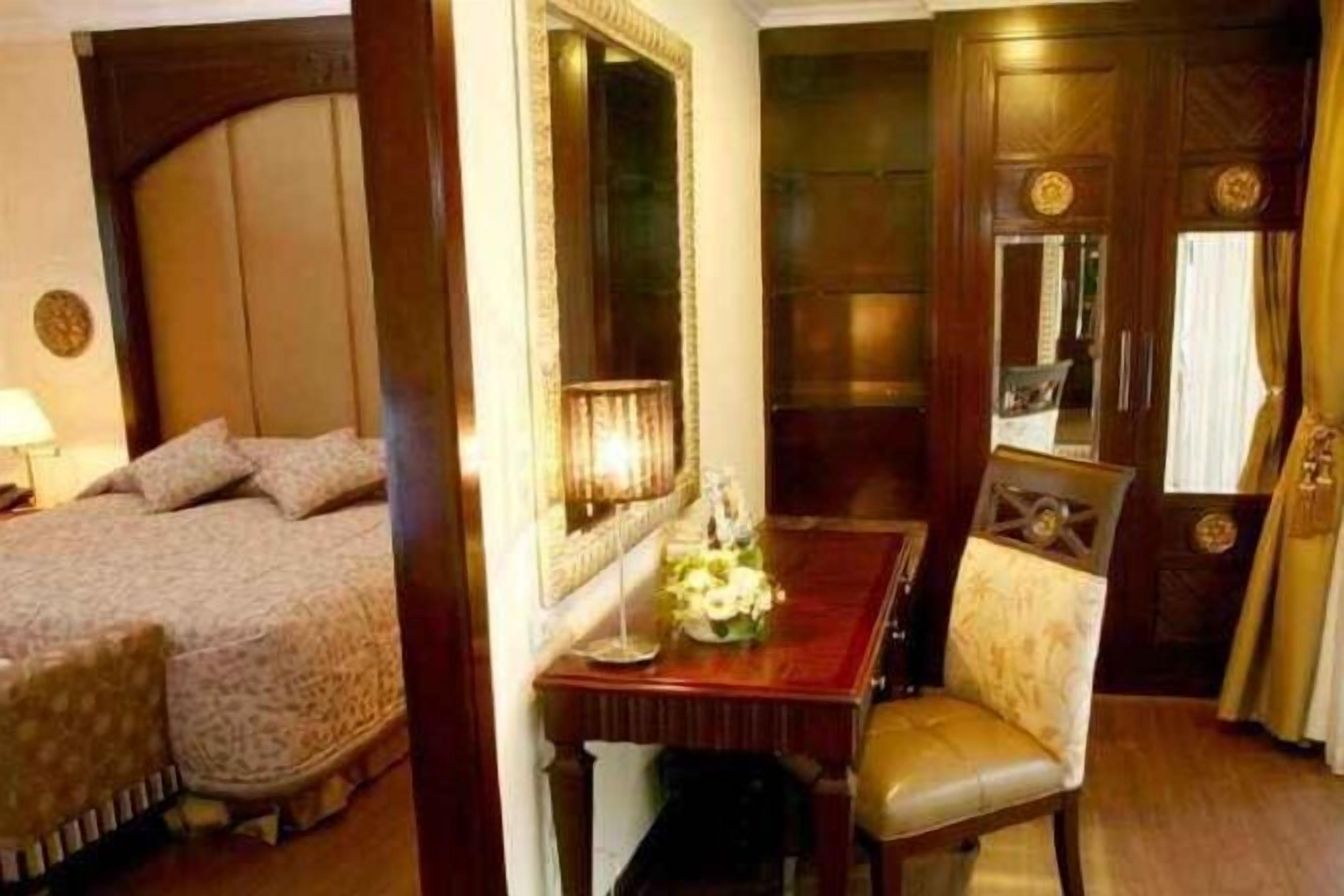 Minibar, in-room safe, desk, soundproofing