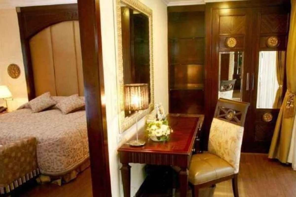 Minibar, in-room safe, desk, soundproofing