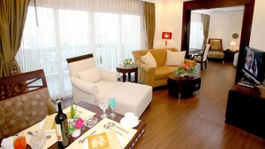 Suite, 1 kamar tidur | Area keluarga