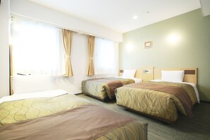 办公桌、遮光窗帘、熨斗/熨板、WiFi