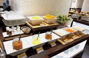 Breakfast buffet - Hotel Grand City (Tokyo)
