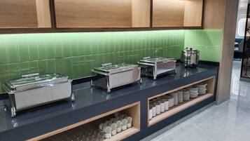 Daily buffet breakfast for a fee