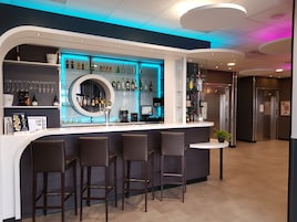 Bar (en el alojamiento)