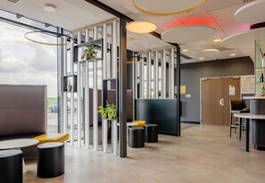 Lobby - B&B HOTEL Béthune Bruay-la-Buissière (Bruay-la-Buissiere)