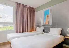 Twin Room, Non Smoking | Select Comfort beds, individually furnished, desk, blackout curtains - B&B HOTEL Béthune Bruay-la-Buissière (Bruay-la-Buissiere)