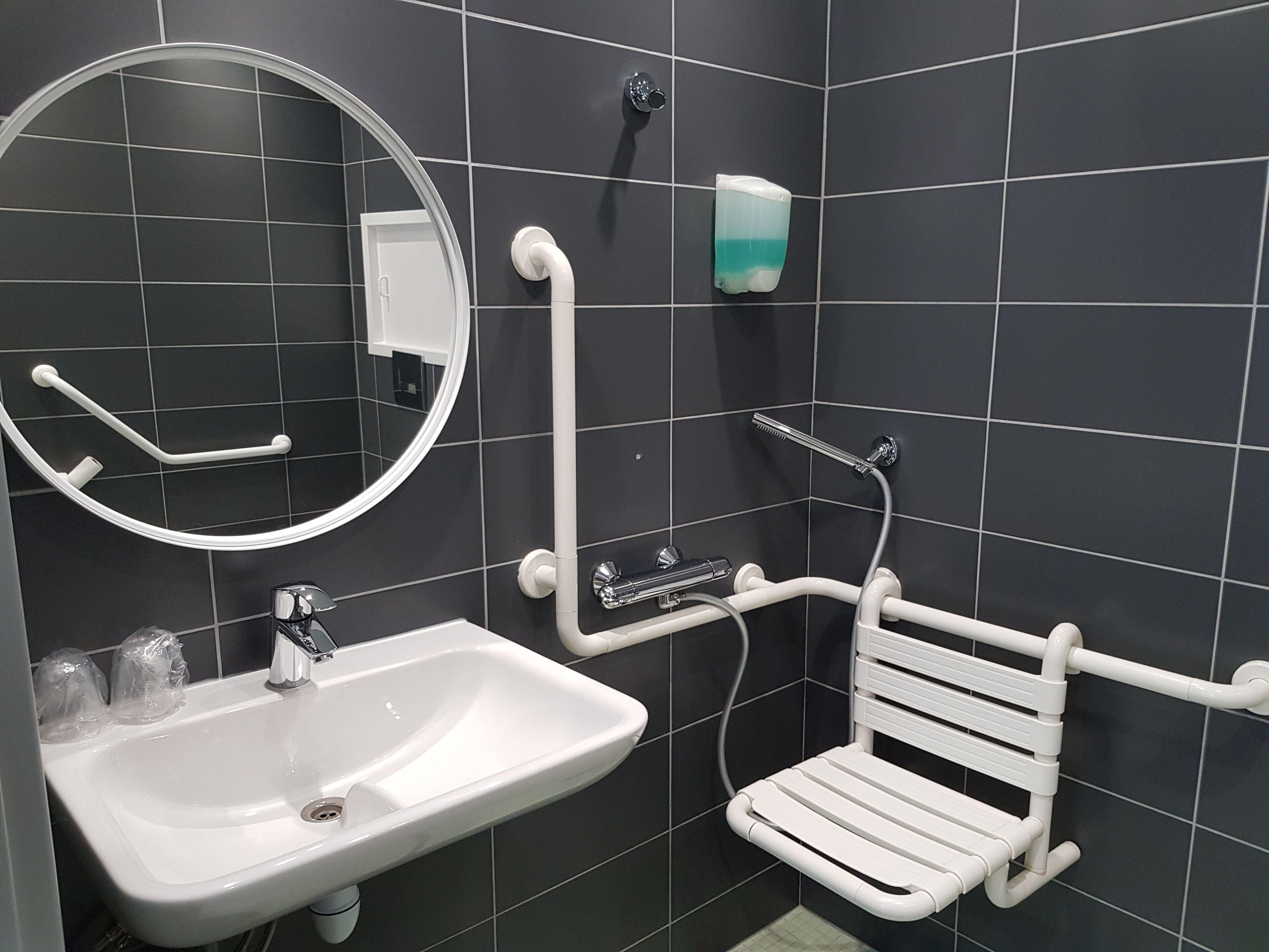 double room, accessible, non smoking | bathroom | shower, hair dryer, towels
