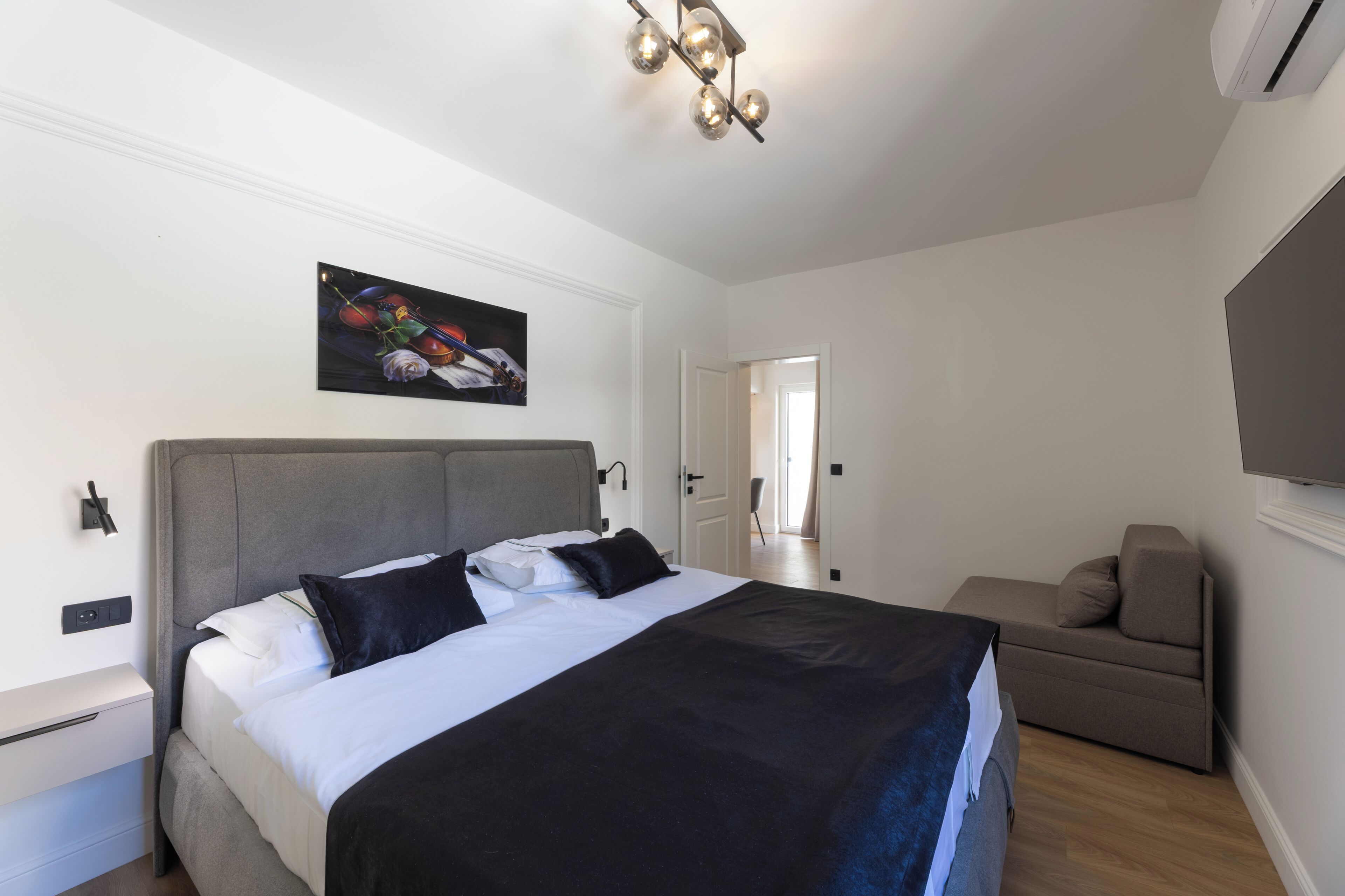Individually furnished, free WiFi, bed sheets