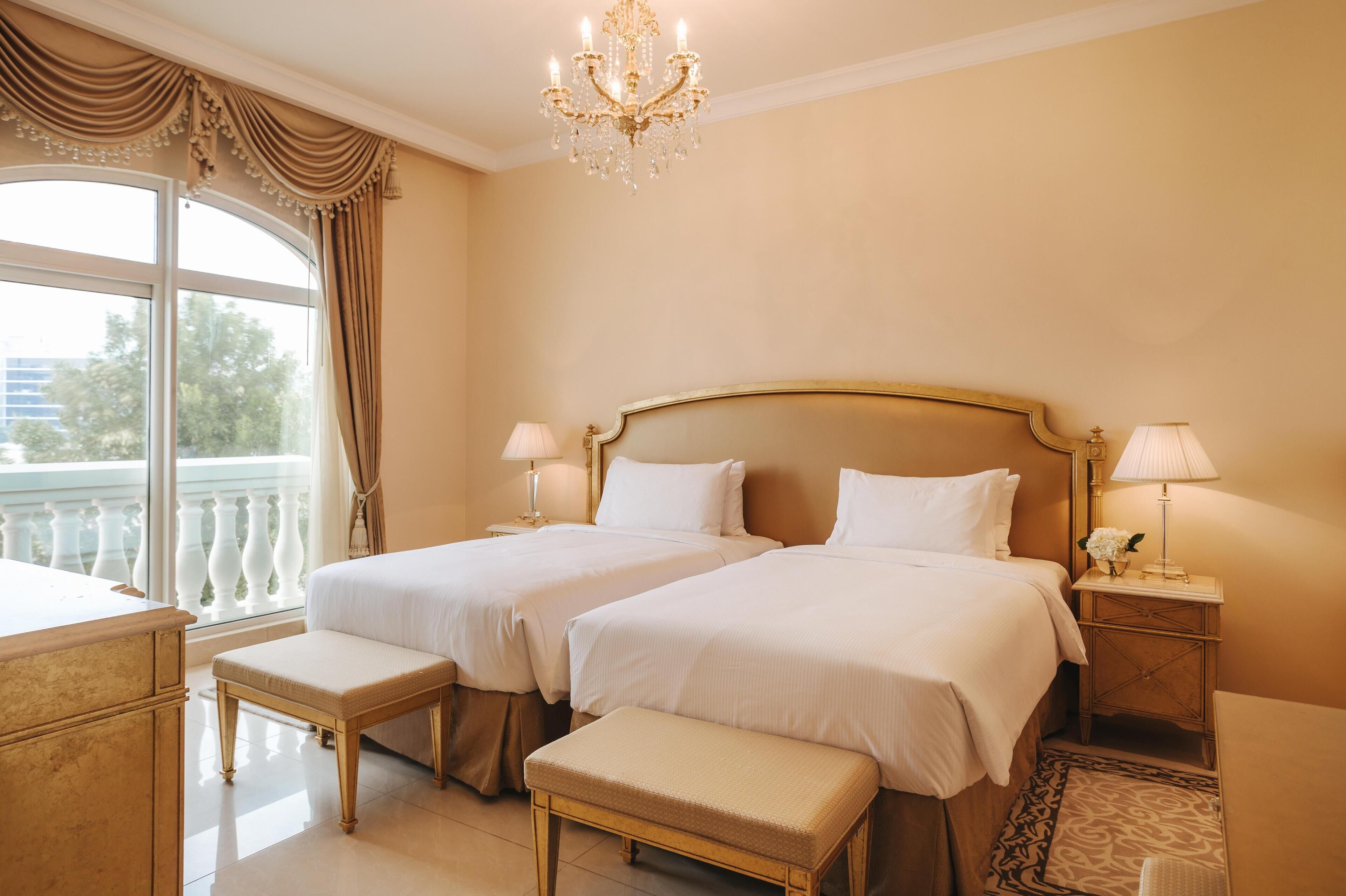 Biệt thự, 5 phòng ngủ, hồ bơi riêng, quang cảnh vườn (Royal 5 Bedroom Villa) | 1 phòng ngủ, bộ trải giường bằng vải cotton Ai Cập 