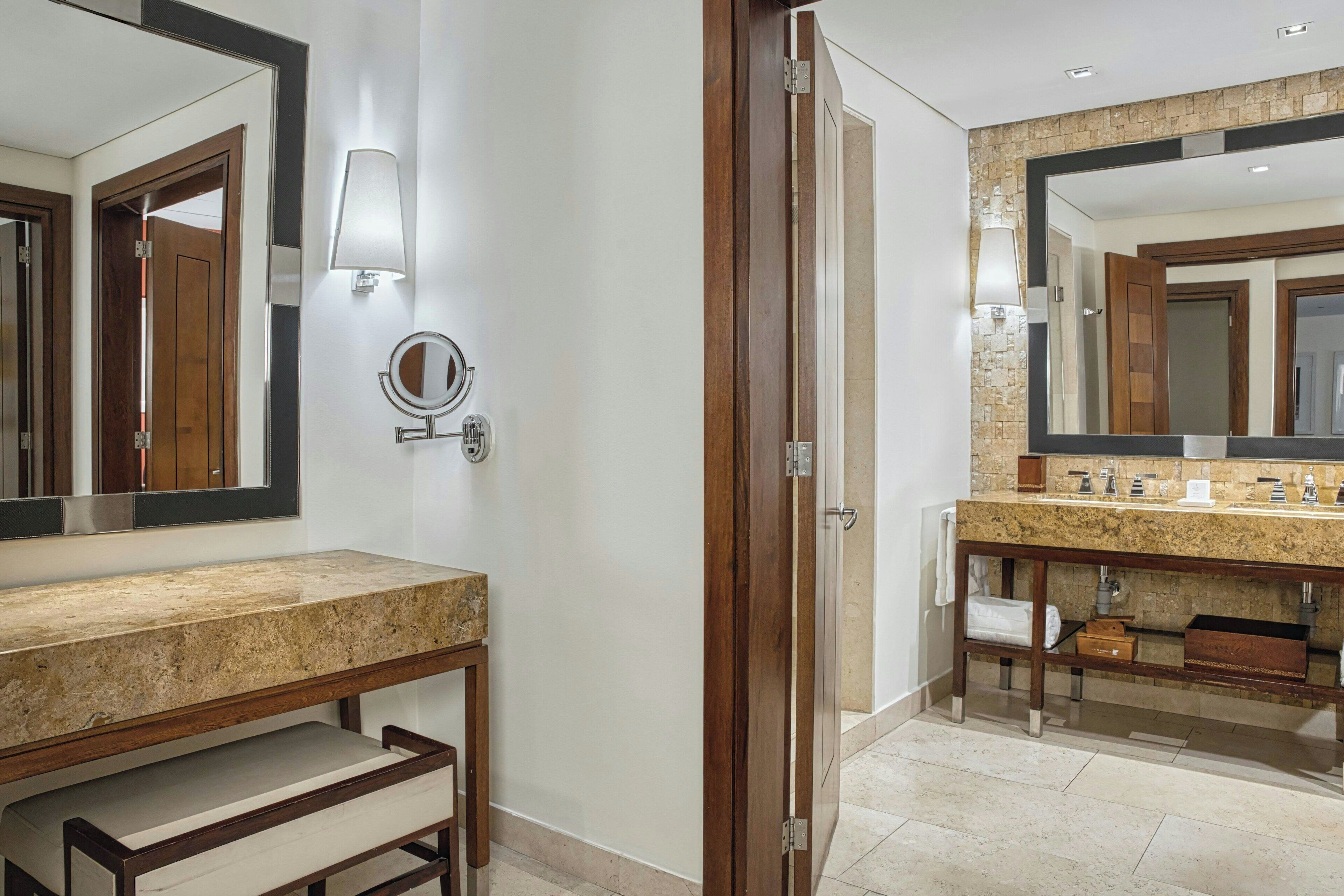 Deluxe Suite, 1 King Bed, Balcony | Bathroom | Separate tub and shower, deep soaking tub, rainfall showerhead