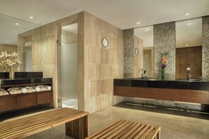 Salas de tratamiento para parejas, sauna y baño de vapor 