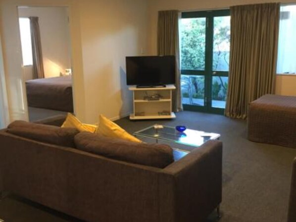 Apartment, 2 Schlafzimmer | Zimmersafe, Bügeleisen/Bügelbrett, kostenloses WLAN, Bettwäsche