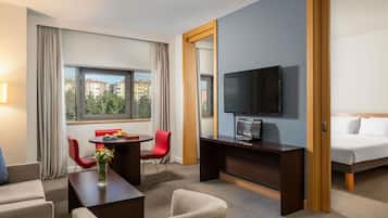 Suíte superior, 1 cama Queen e sofá-cama | Roupas de cama premium, frigobar, cofres nos quartos, escrivaninha