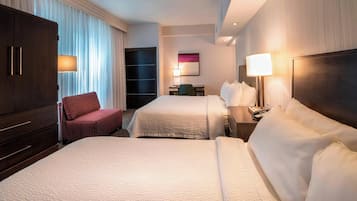 1 chambre, bureau, rideaux d’obscurcissement, fer et planche à repasser