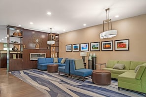 Lobby - Comfort Suites Huntersville near Lake Norman (Huntersville)