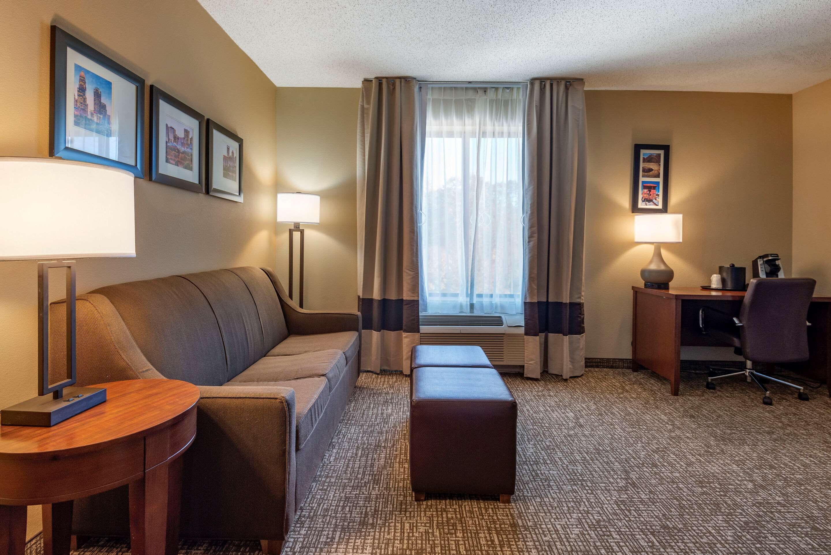 suite, multiple beds, accessible, non smoking | pillow-top beds, in-room safe, desk, laptop workspace