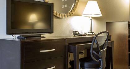 Comfort Suites Huntersville near Lake Norman