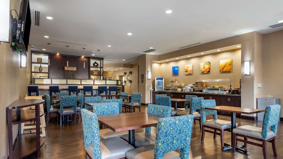 Comfort Suites Huntersville near Lake Norman