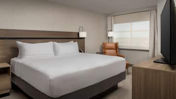 King, Suite, 2 Bedrooms | In-room safe, desk, iron/ironing board, free WiFi