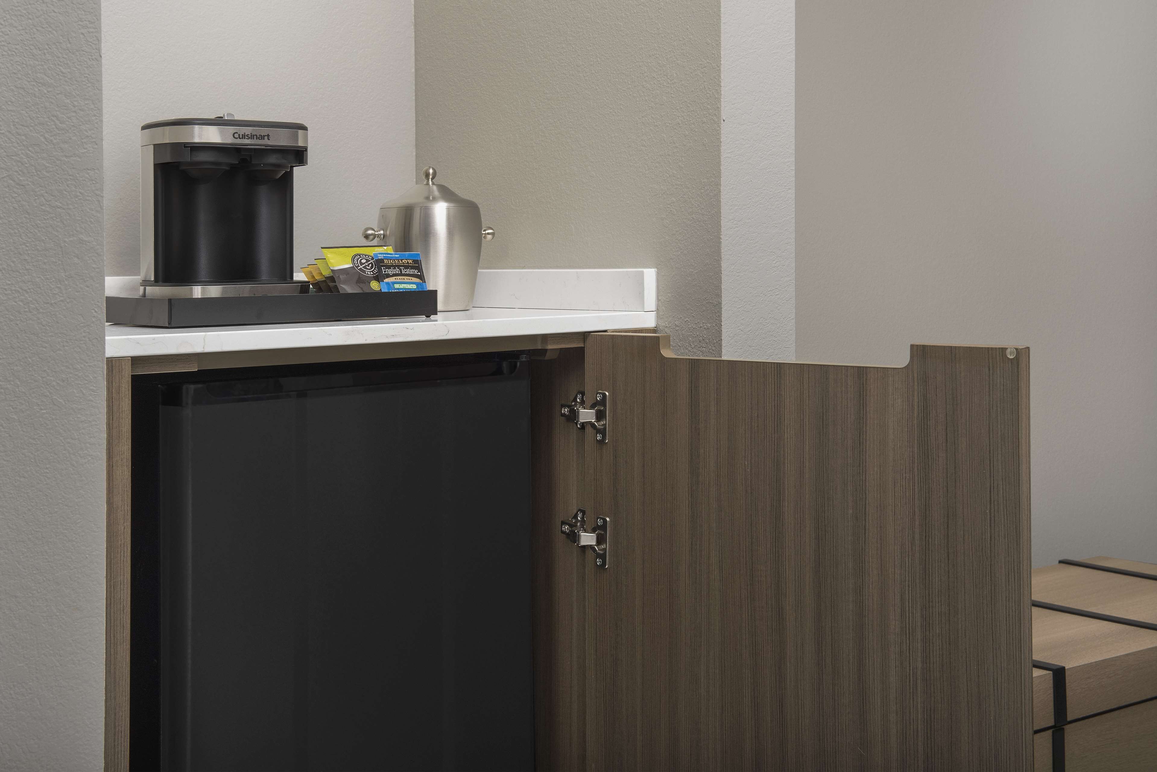 in-room safe, desk, iron/ironing board, free wifi