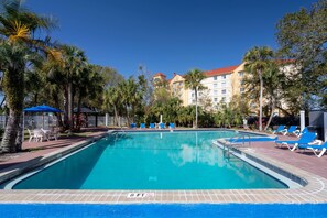 Outdoor pool - Travelodge by Wyndham Lakeland (Lakeland)
