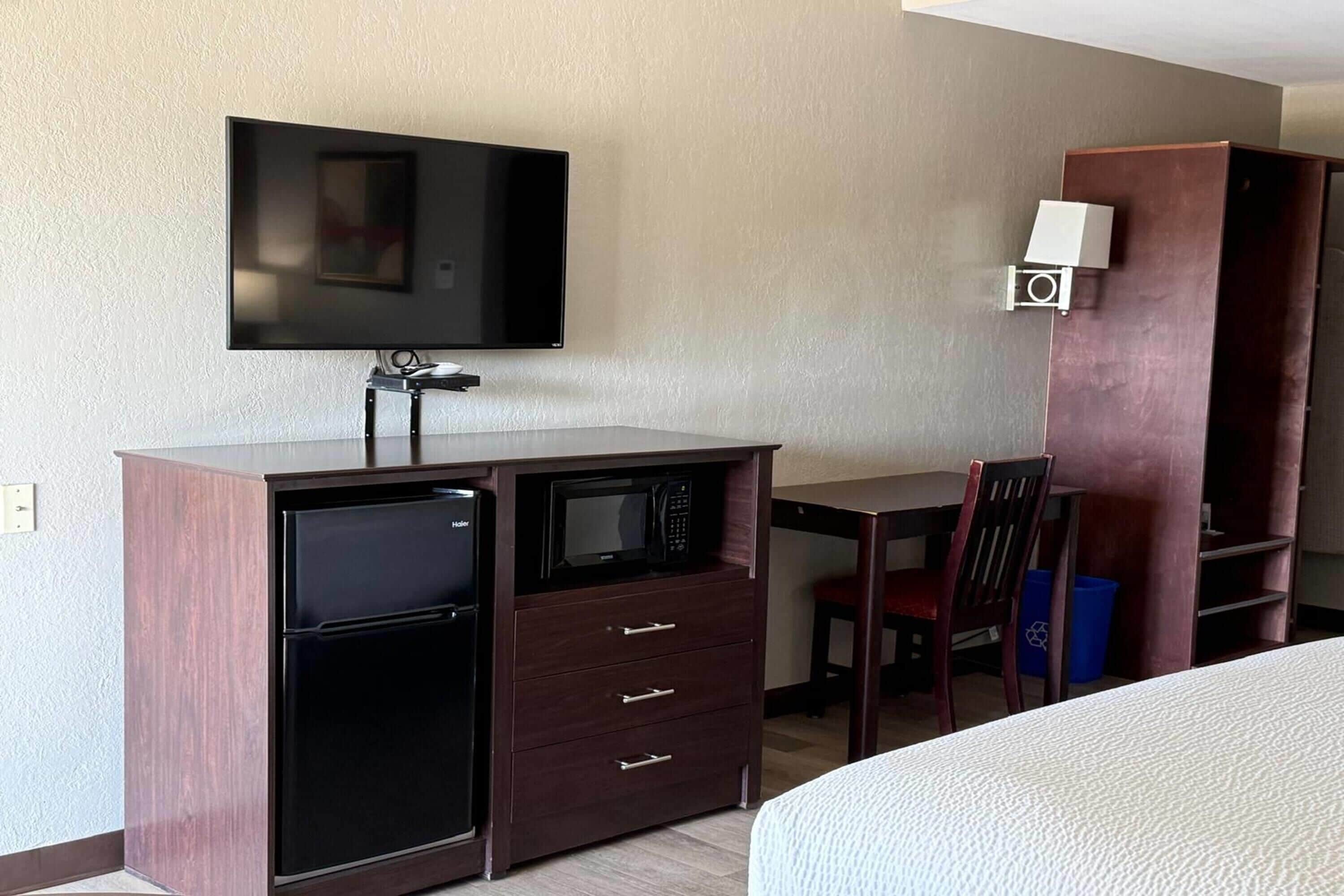 Iron/ironing board, free cribs/infant beds, rollaway beds, free WiFi