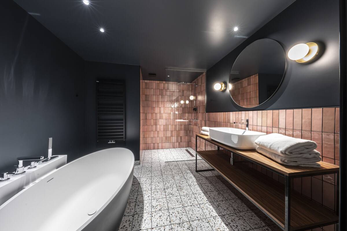 suite (suite picasso) | bathroom | designer toiletries, hair dryer, bathrobes, slippers