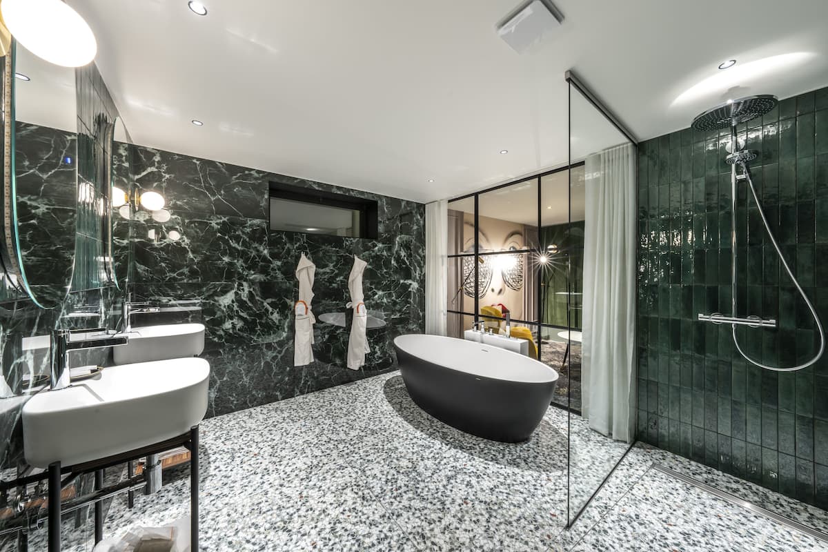 suite (suite emeraude) | bathroom | designer toiletries, hair dryer, bathrobes, slippers