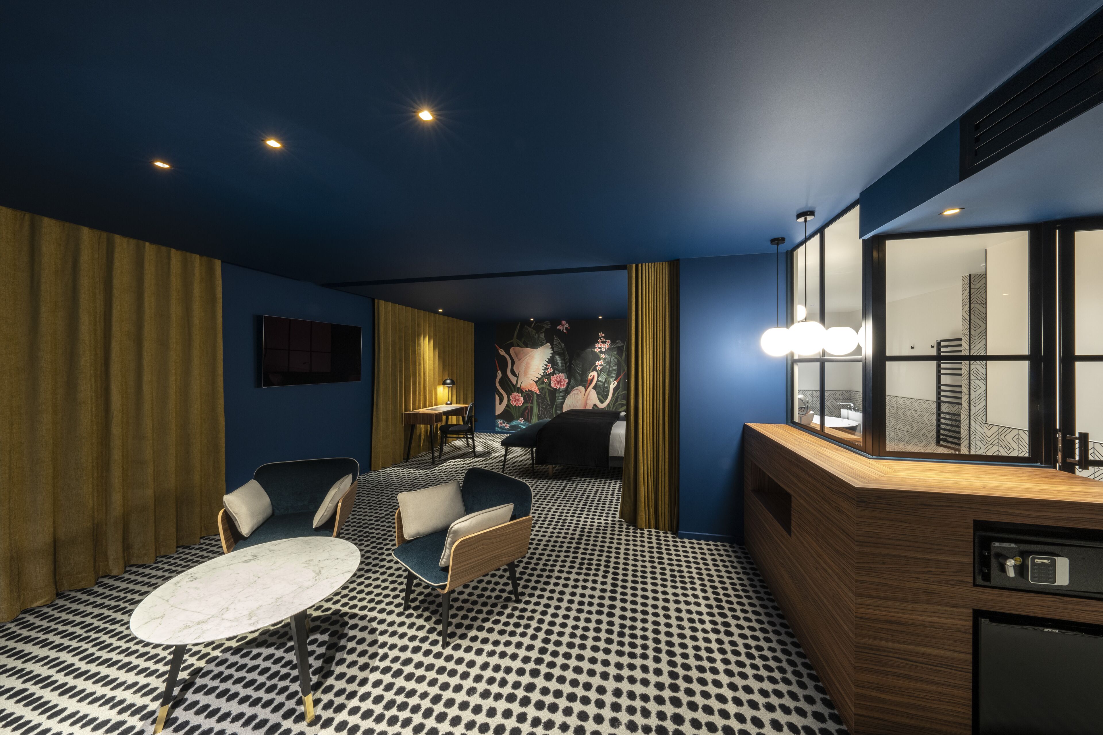 suite (suite cigogne) | premium bedding, down duvets, pillow-top beds, free minibar items