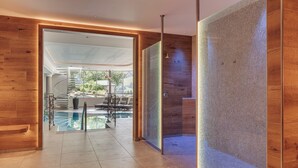 Indoor pool, pool loungers - Hotel Talhof (Wildschonau)