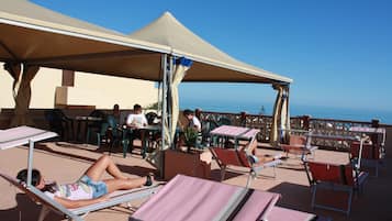 Sundeck