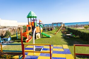 室外兒童遊樂區