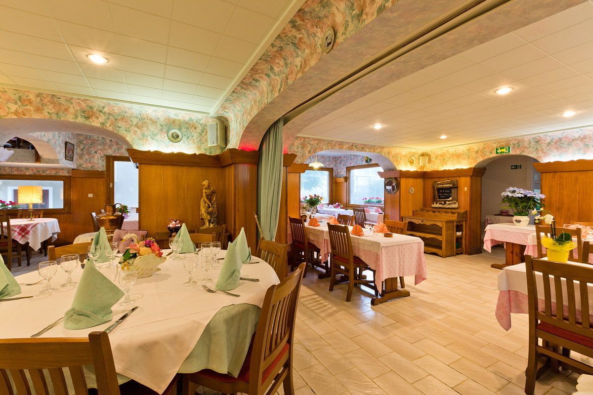 breakfast, lunch, dinner served; regional cuisine