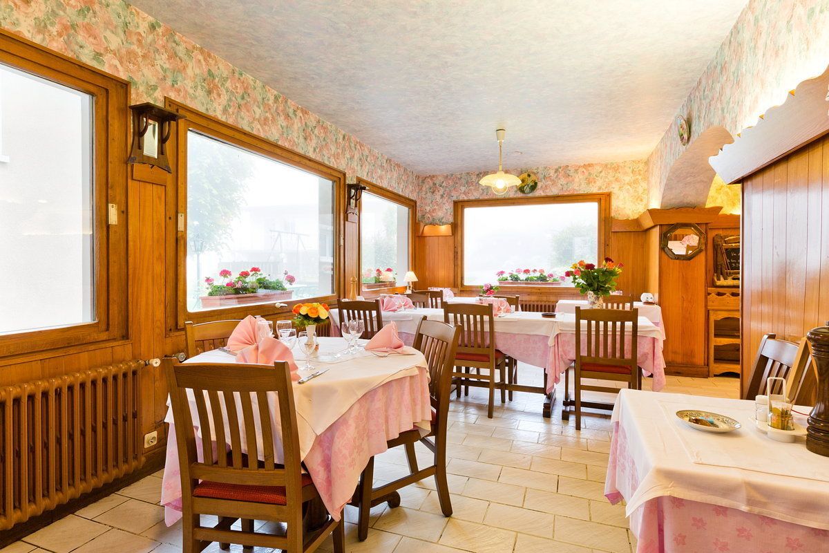 breakfast, lunch, dinner served; regional cuisine