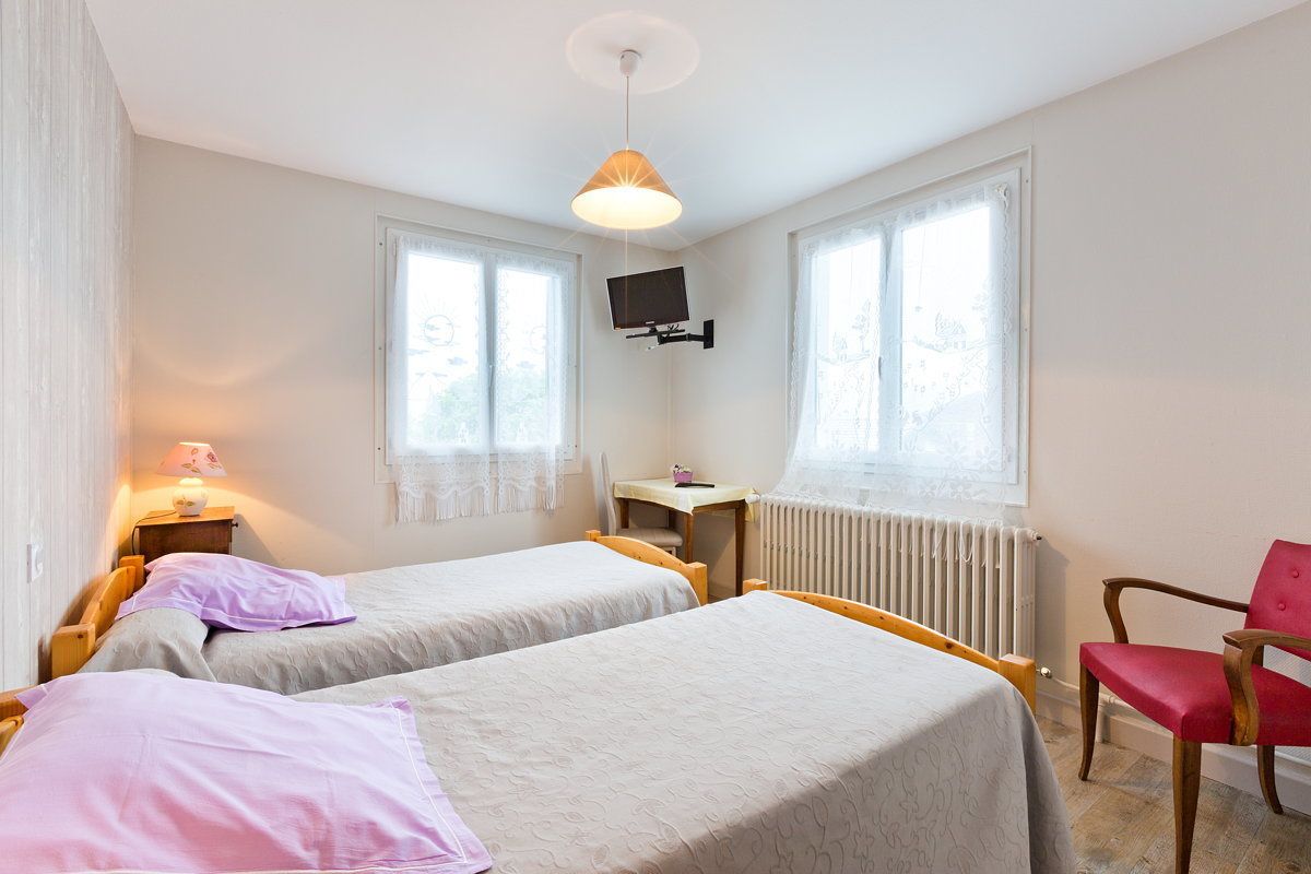 Phòng 3 | Bàn ủi/dụng cụ ủi quần áo, nôi (giường cho trẻ sơ sinh) miễn phí 