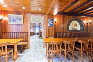 Bar (in der Unterkunft)