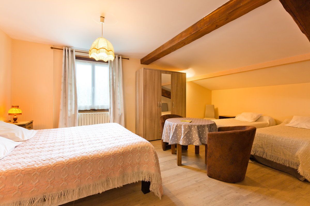 quadruple room | iron/ironing board, free cots/infant beds, rollaway beds, free wifi