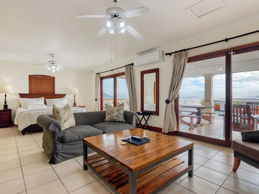 Senior Penthouse, 1 King Bed, Sea View