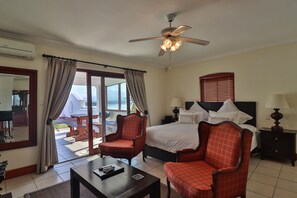 Penthouse, 1 King Bed, Ocean View | Premium bedding, Select Comfort beds, in-room safe, iron/ironing board - Berg en Zee Guesthouse (Cape Town)