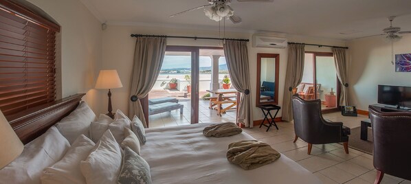 Suite, Ocean View (Penthouse ) | Premium bedding, Select Comfort beds, in-room safe, iron/ironing board - Berg en Zee Guesthouse (Cape Town)