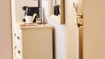 Chambre Double Standard | Coffres-forts dans les chambres, décoration personnalisée